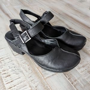 B.O.C. Barbuda Mary Jane Clogs, Size 9
